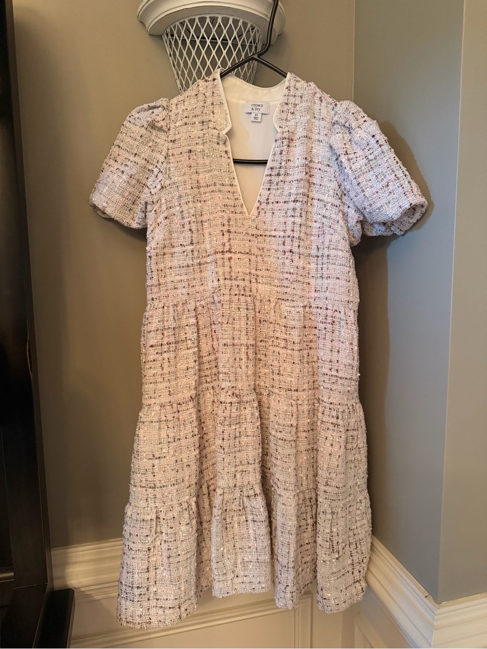 Crown & Ivy XS Tweed Puff Sleeve Tiered Dress Pink Bouclé